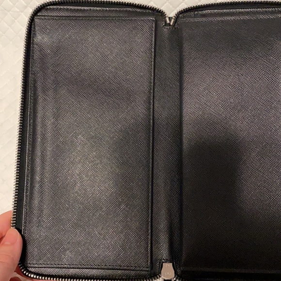 prada wallet - Picture 3 of 8